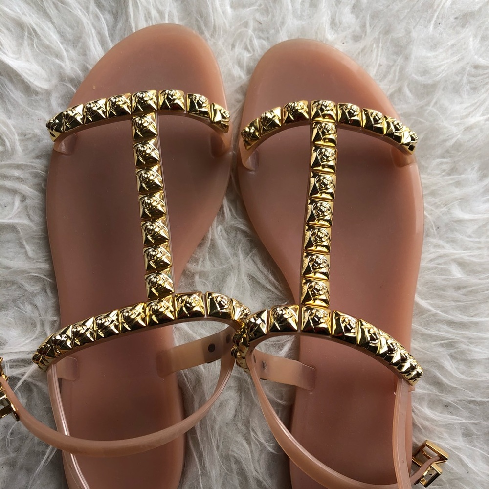 Stuart Weitzman Jelrose Studded T-Strap Jelly 9